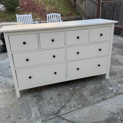 IKEA dresser in perfect condition