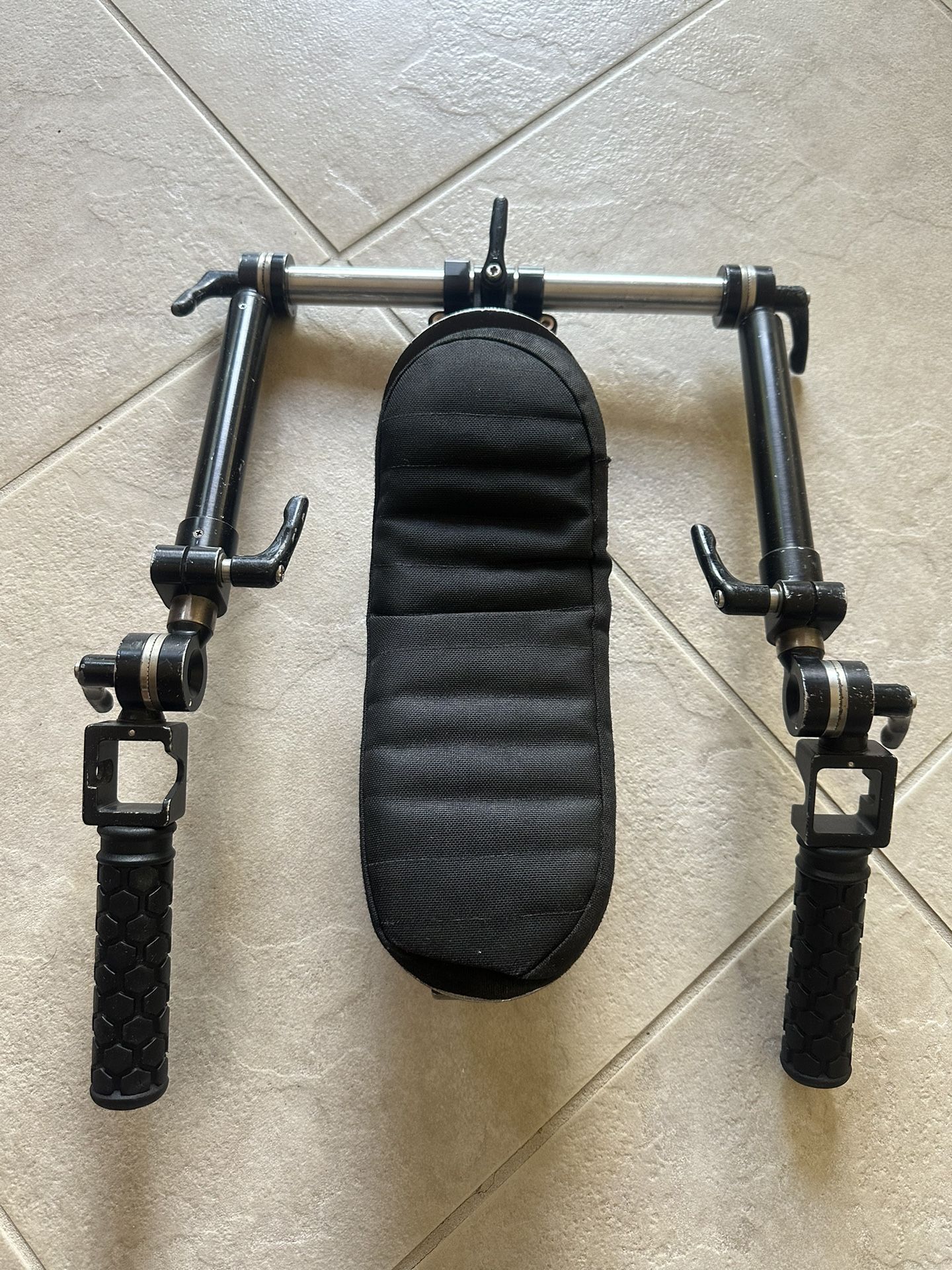 Mantis Shoulder Mount