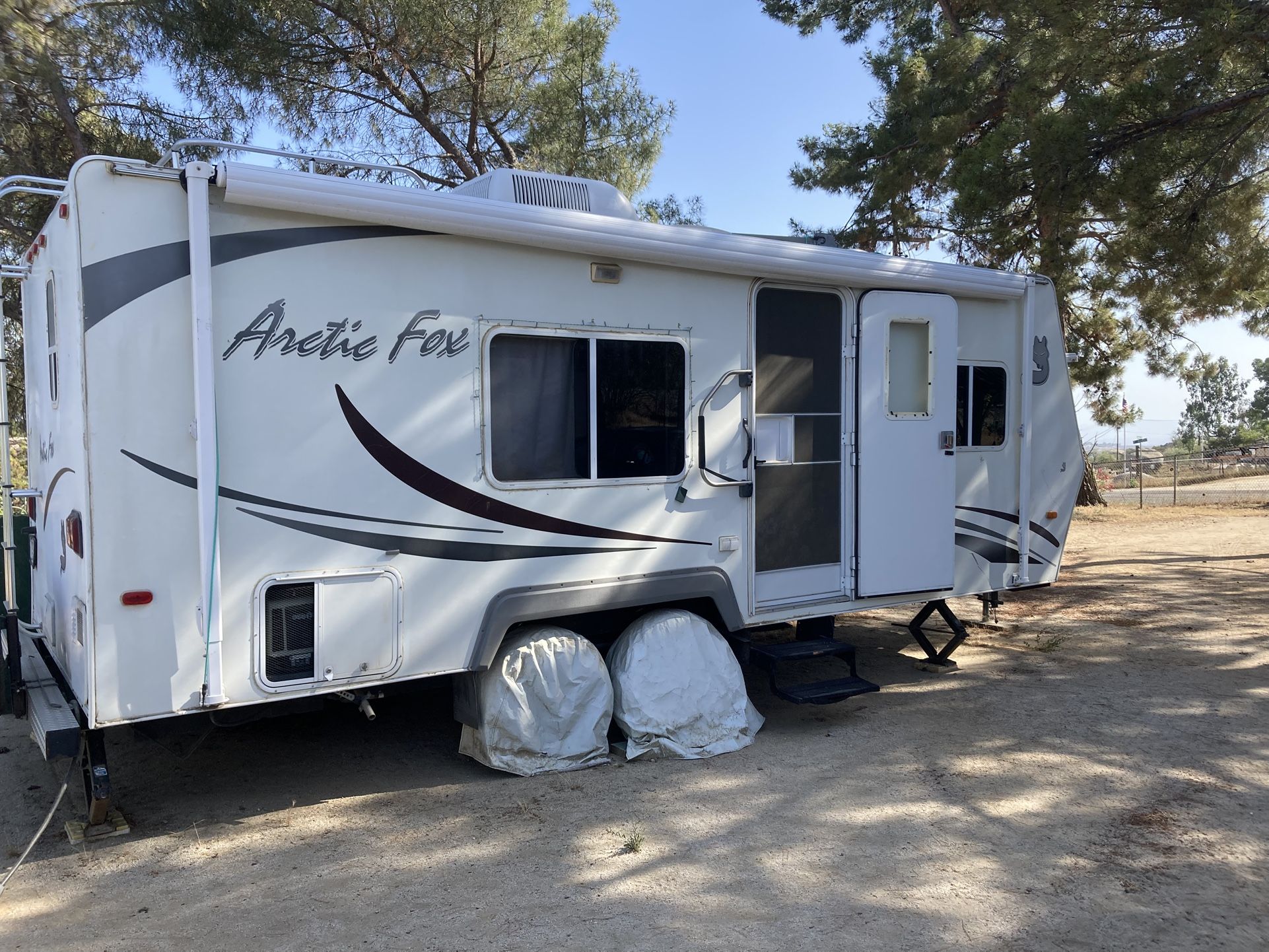 2007 Arctic Fox Deluxe Trailer/Camper