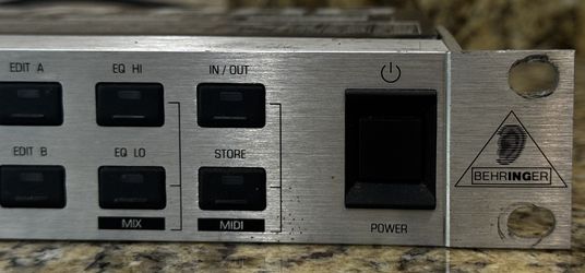 Behringer Virtualizer Pro DSP1024P, a multi-effects processor