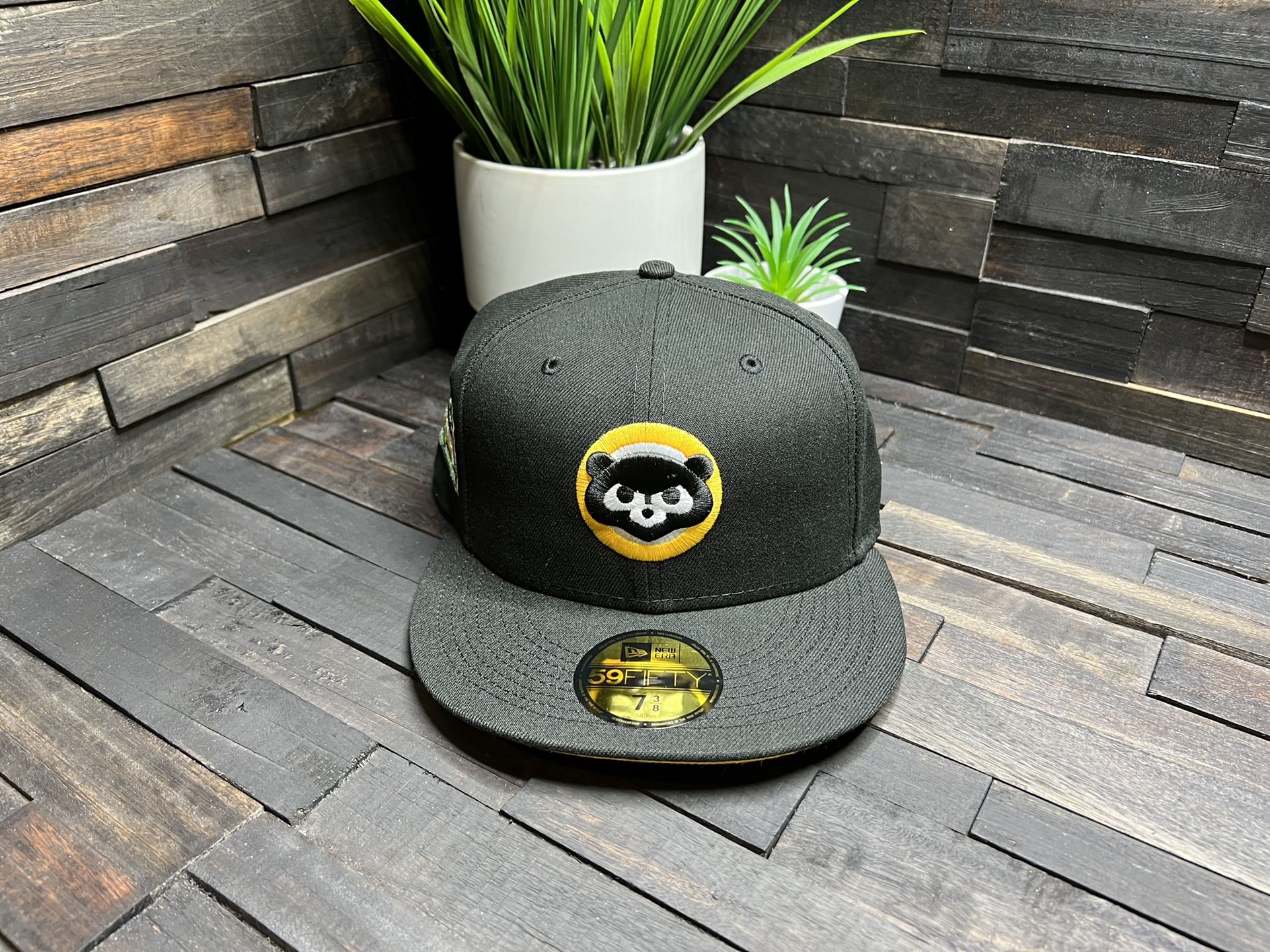 Eblens Exclusive Chicago Cubs Black Yellow UV Club Fitted Hat Size 7 3/8