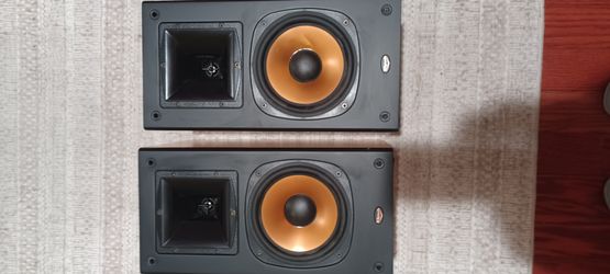 Outstanding Klipsch freestanding or large bookshelf speakers