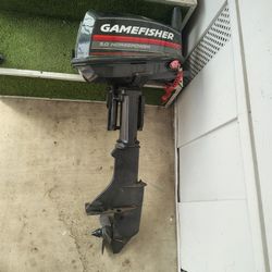 Game  Fisher 5hp Boat Motor