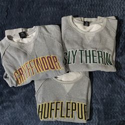Universal Studios World Of Harry Potter Gryffindor Slytherin Hufflepuff Gray Sweatshirt