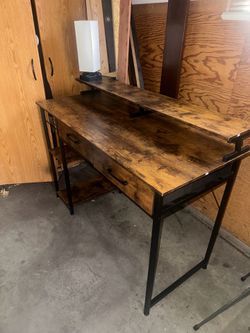 Desk!