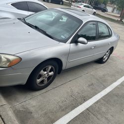 2001 Ford Taurus