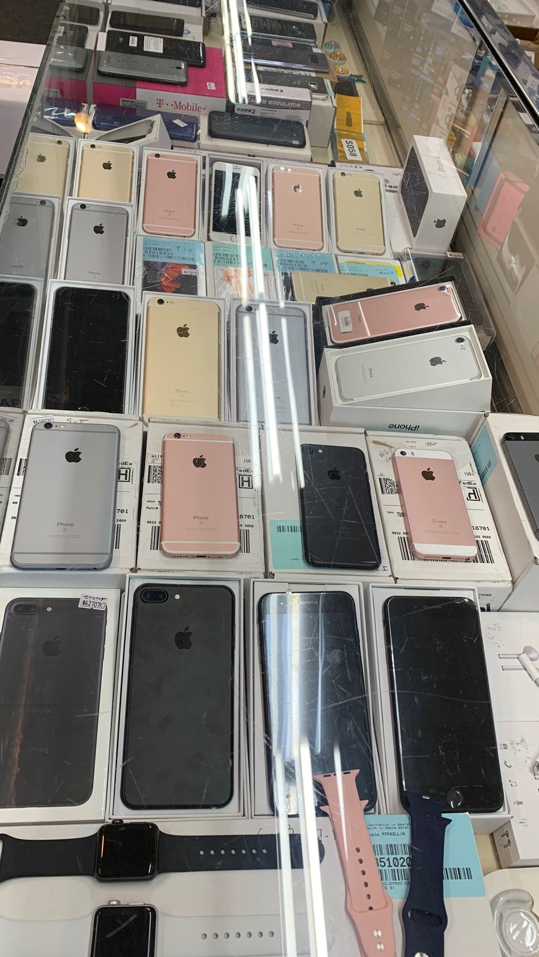 ALL IPHONES AVAILABLE UNLOCKED STARTING