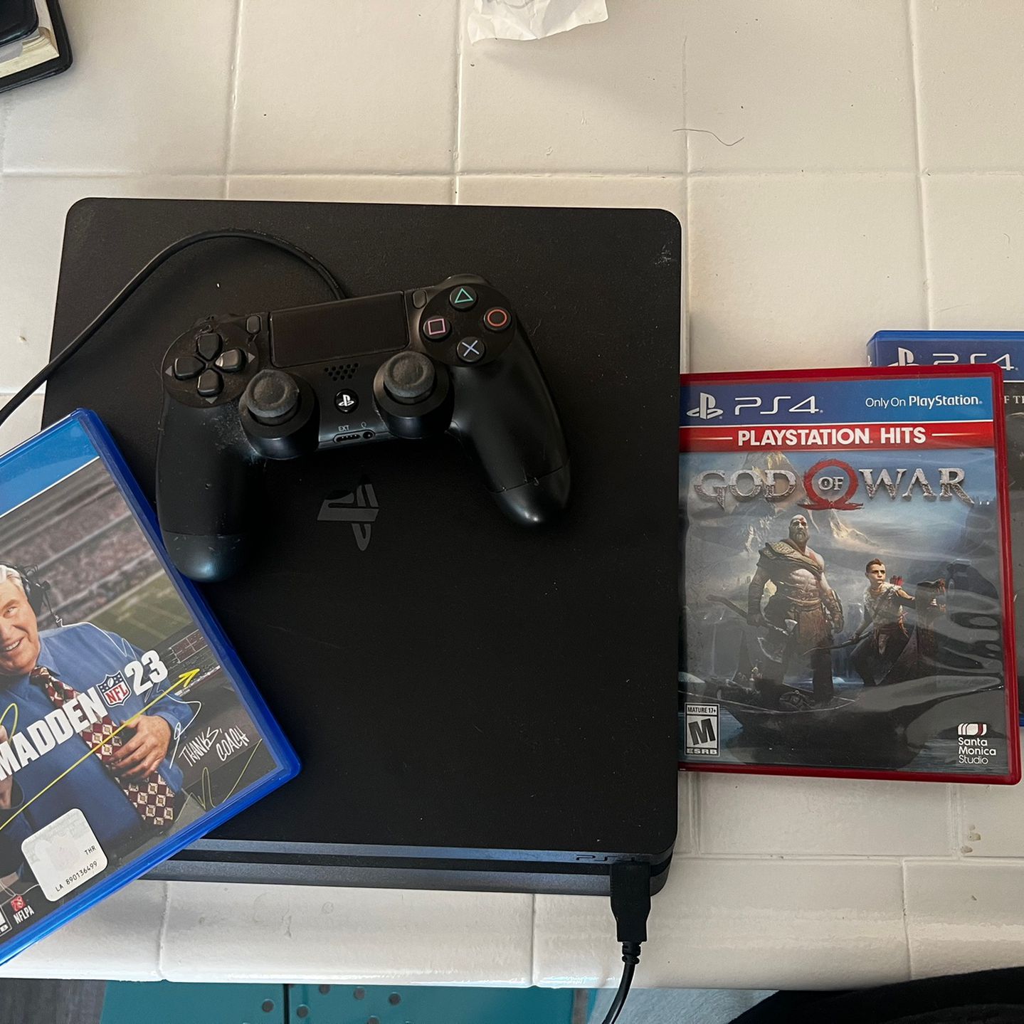 Like new 1 TB PS4 With Games