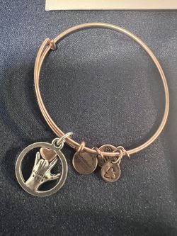 Alex and Ani Sign of Love Rose Gold Expandable Bangle – ASL I Love You Charm w/ Card