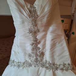 Donna Sayler, Fabulous Bridal. Size 16