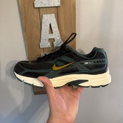 Nike Initiator
