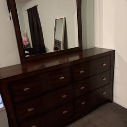Bedroom set