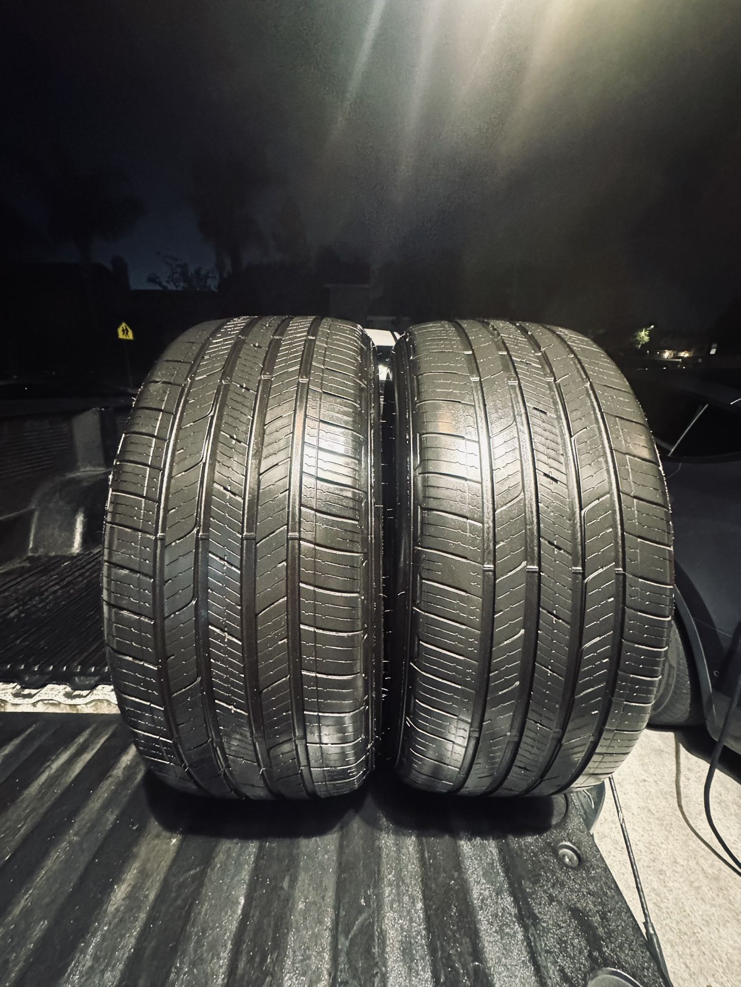 255/45/20 Bridgestone Alenza Sport A/S 60-70% Tread (2)
