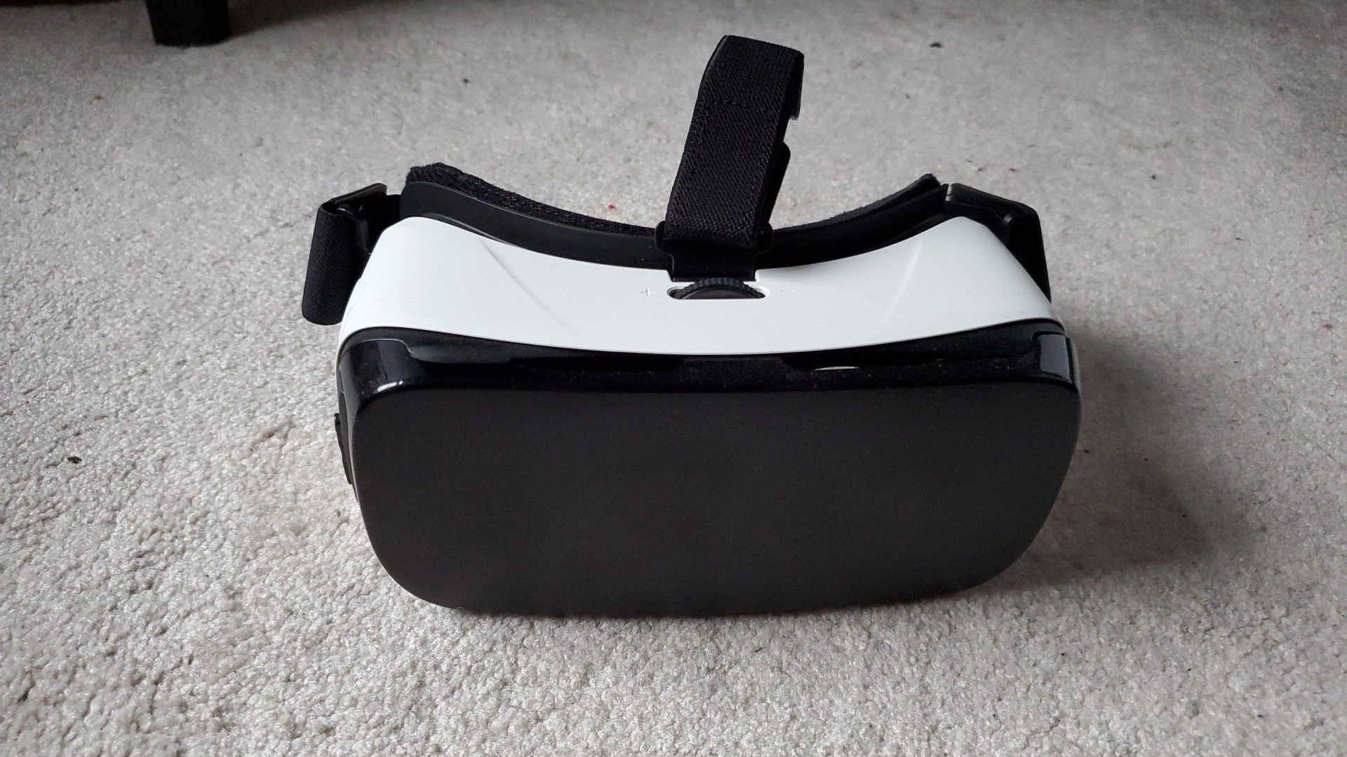 Samsung Gear VR powered by Oculus