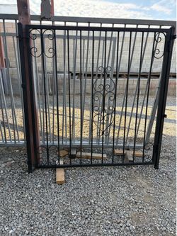 Gate