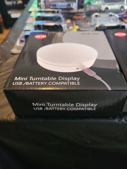 Turn table display