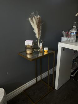 gold/mirror night stand 