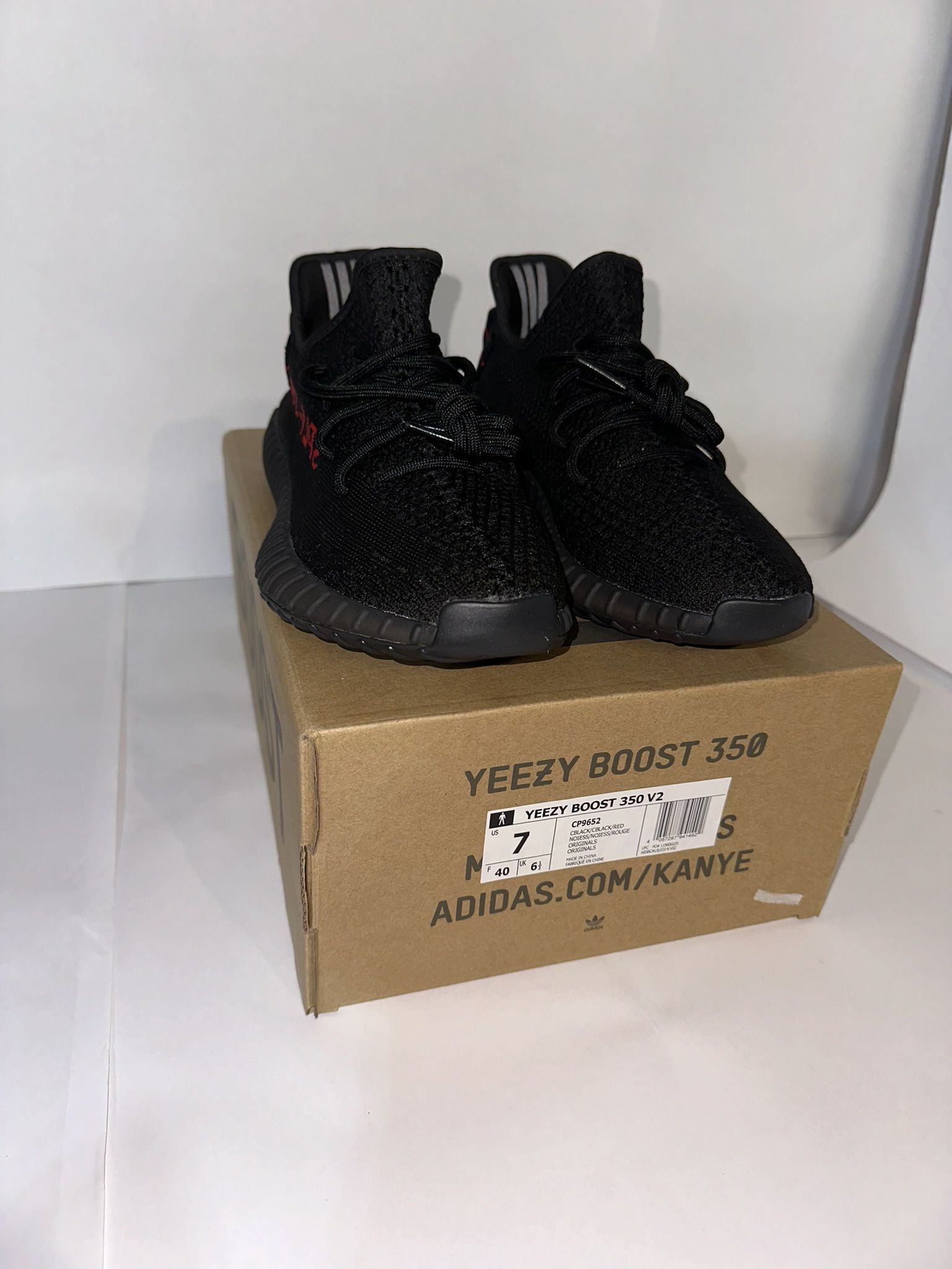 Adidas Yeezy Boost 350 V2 Cblack / Red