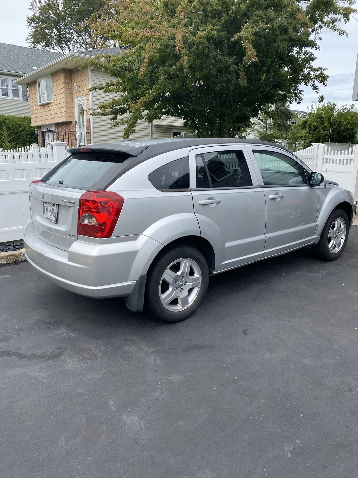 2009 Dodge Caliber , 5 Speed , Parts Or NEEDS TRANSMISSION 