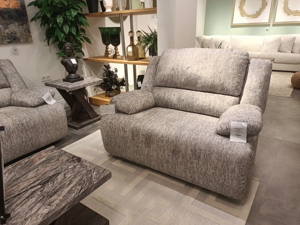 Draycoll Slate Reclining Loveseat With Console
Ashley Furniture$10 Down Payment And Financing Available