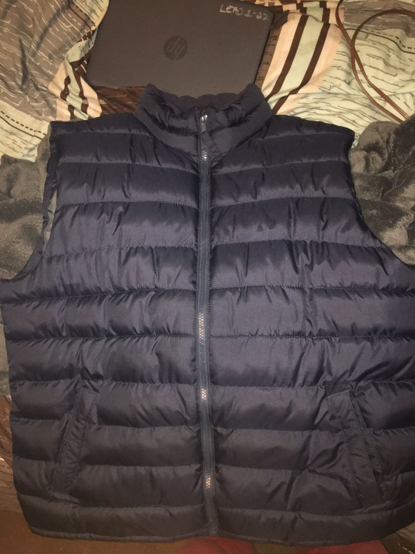 Old navy vest (Xl)
