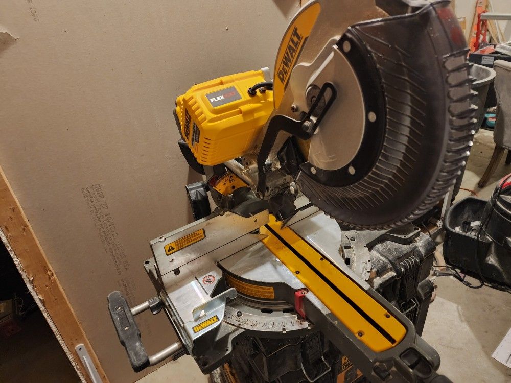 Dewalt Flexvolt 12in Saw With Stand And Crown Moulding Stops