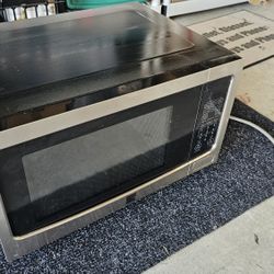 KENMORE 1100W Microwave