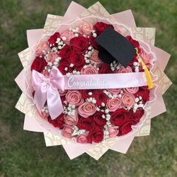 Graduation Bouquet Ramo Buchon Roses 