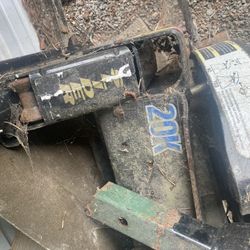 Reese “Slider” 5th Fifth Wheel Hitch with 20K lb. Towing Capacity - Compare @$2400+