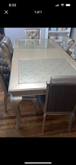 Dining Table W/ Chairs 