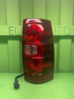 2007 2008 2009 2010 2011 2012 2013 2014 Chevrolet Tahoe Right Passenger Side Tail Light OEM