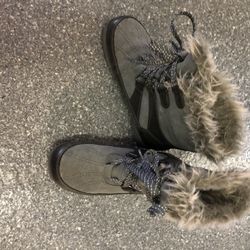 Snow Boots Sz 7