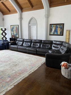 Electric reclining couch