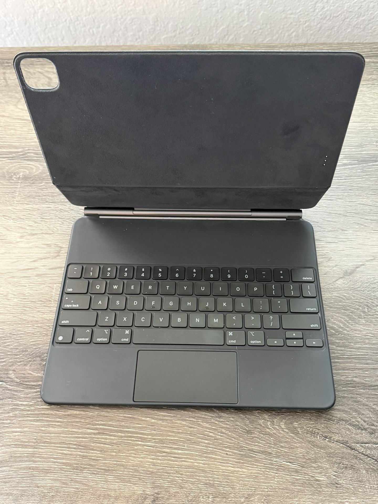 Apple Magic Keyboard 12.9”