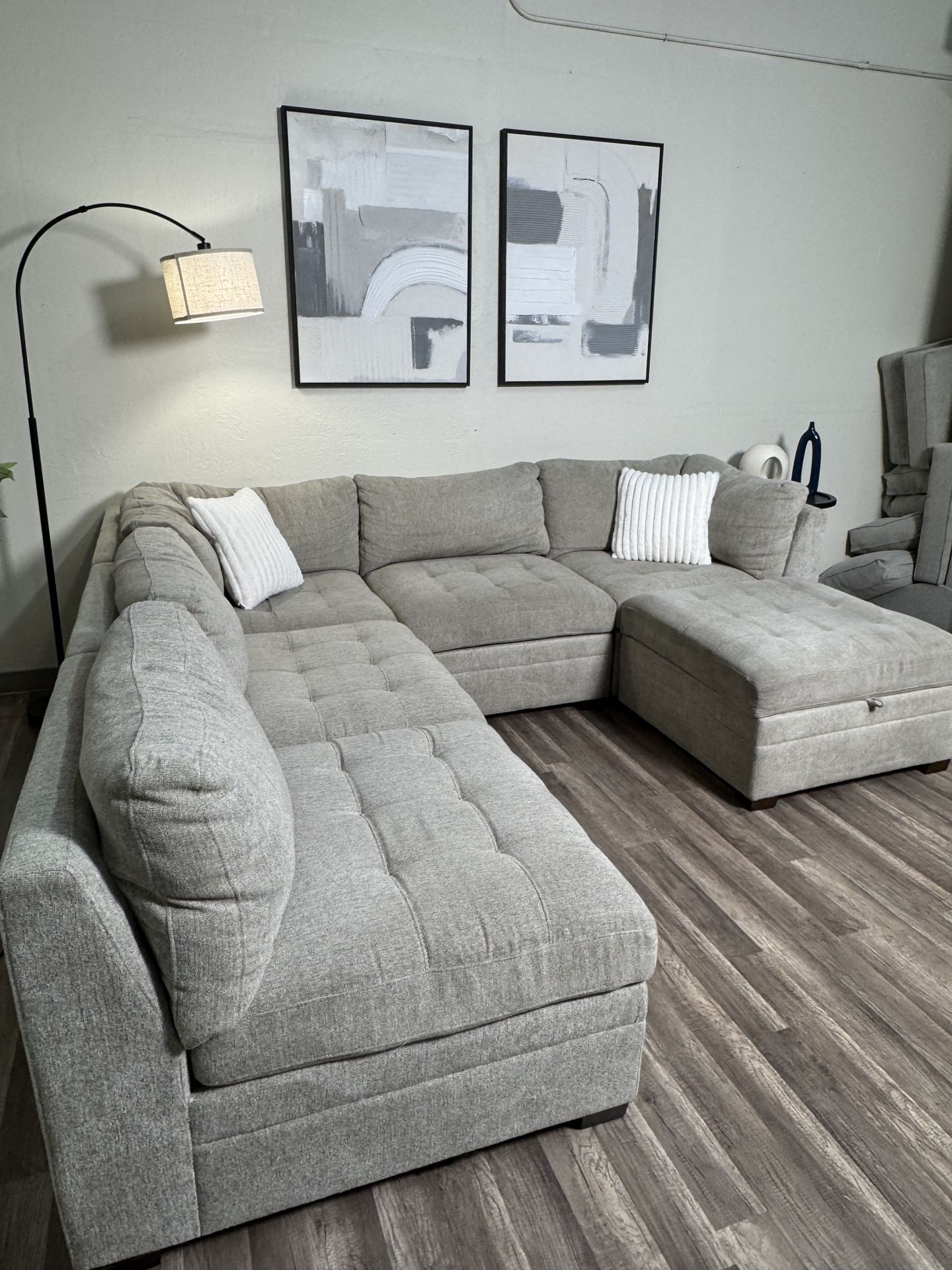 FREE DELIVERY Thomasville 6 Piece Modular Sectional Couch