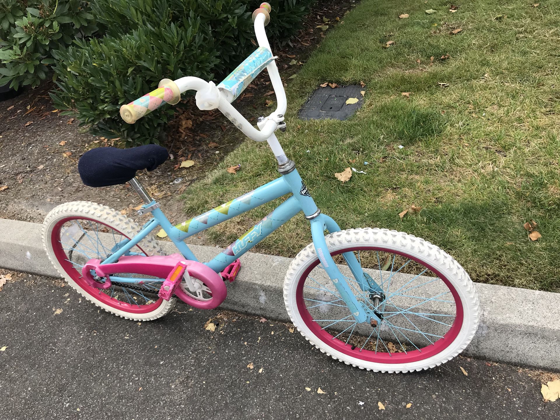 ## $ 5 ## Huffy girls bike cycle 20” Sammamish Redmond Issaquah