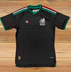 MEXICO NATIONAL TEAM MEN'S SOCCER JERSEY  $50. CASH PLEASE!!