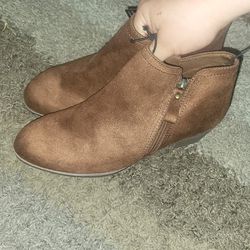 Women boots Size 11