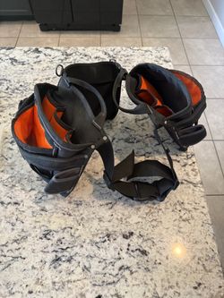 Adjustable electrician tool belt