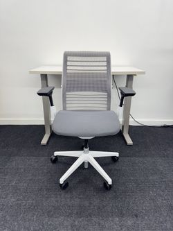 LIKE NEW STEELCASE THINK V2, WHITE FRAME, GRAY FABRIC, FULLY LOADED WITH LUMBAR SUPPORT! 