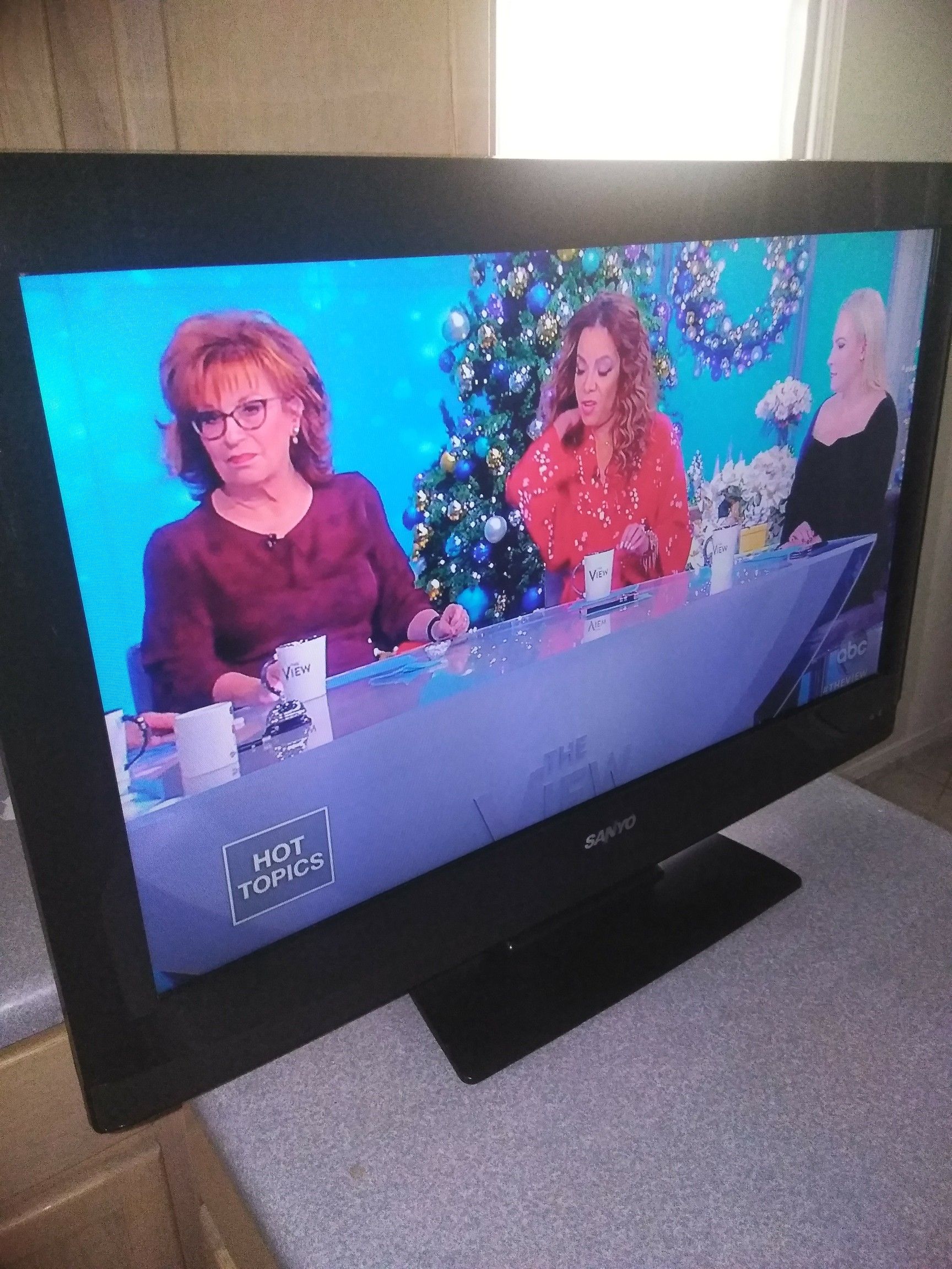 Tv/ dvd Sanyo 32inch /HD LCD