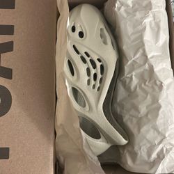 Yeezy Adidas Foam Runner Size 10 Used