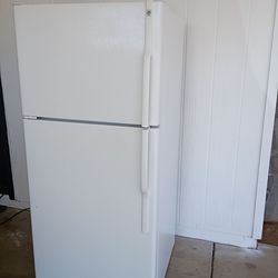 GE, WHITE  REFRIGERATOR. Wide 29"5/8    Depth 30"    Tall 66"