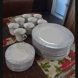 Sheffield Blue Whisper Fine China 25 Pieces Dinner Ware In Excellent Condition Just Being In My China Cabinet, 100.