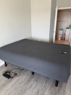Tempur-Pedic Electric Adjustable Queen Bed