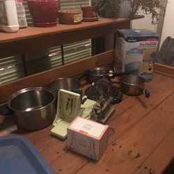 Assorted Kitchen Items