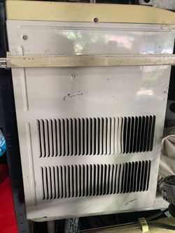 Maytag Air Conditioner 1800 BTU Very Cold