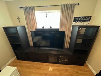 Entertainment TV Console with Towers