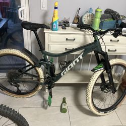 Mountain Bike Giant Stance  With Many Upgrades