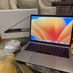 Apple Macbook Pro 2017 13” Intel Core i5 256 GB Storage (Space